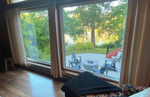 Lake Cowichan House | Large family-friendly waterfront house in Lake Cowichan