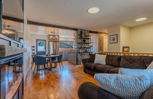 Airdrie House | Large Family-Friendly 3BE Home | Easy Access to QE2
