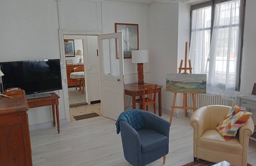 Ambon House | Large family home 10 minutes from the beach