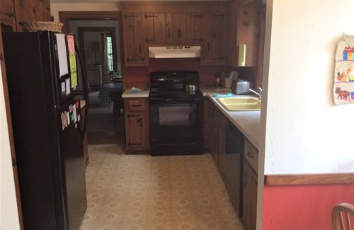 Eastham House | Large Family Home 500 Yards From Herring Pond