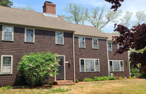 Eastham House | Large Family Home 500 Yards From Herring Pond
