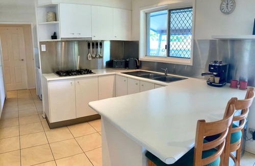 Buderim House | Large Family Home With Separate Studio - Buderim