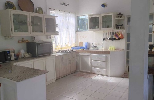 Albion House | Large family home with pool and close to the beach