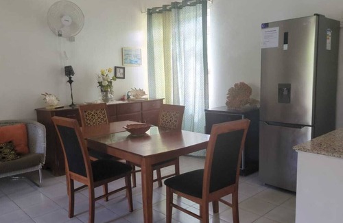 Albion House | Large family home with pool and close to the beach