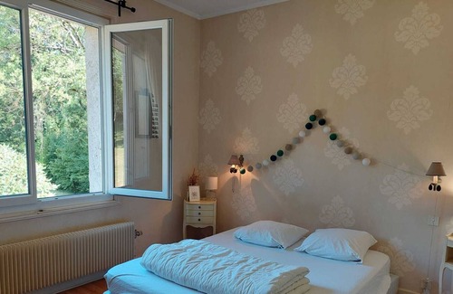Ney House | Large family house sleeping 8/10 with swimming pool