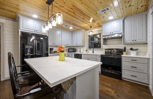 Broken Bow Cabin | Large family retreat with Mountaintop views