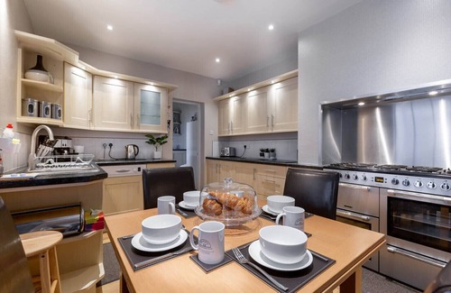 Muston House | ❤️ Large Family Self Catering Holiday House-Filey