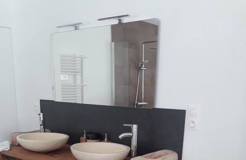 Saint-Sever-de-Saintonge Apartment | Large and charming studio