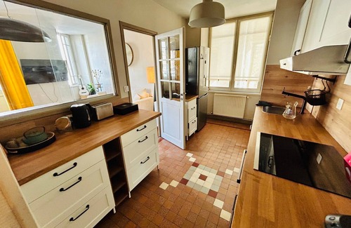 Villefranche-de-Rouergue Apartment | Large, comfortable apartment right in the center of town, ideal for families.