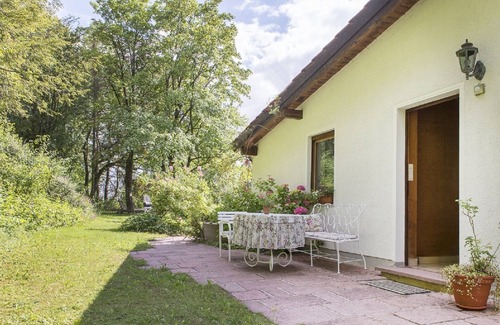 Weidenberg Apartment | Large, fully equipped vacation home (65sqm) with covered terrace and wood-burning stove