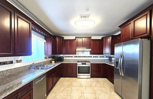Midway City House | Large Fun Modern near Disneyland & OC Beaches