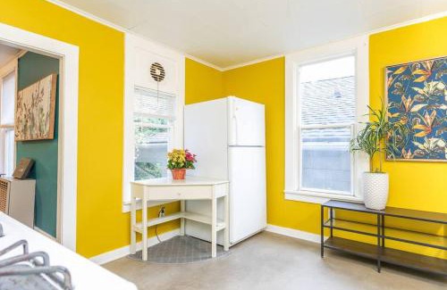 Fremont Apartment | Large funky 2 or 3 bedroom unit in prime location