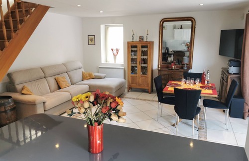 7th Arrondissement House | Large furnished T2 with garden, Jacuzzi 17min walk from the beach