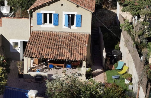 7th Arrondissement House | Large furnished T2 with garden, Jacuzzi 17min walk from the beach