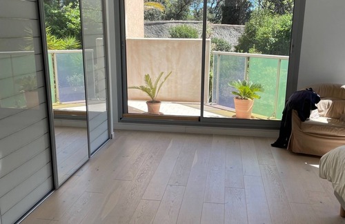 Prado-Perier Apartment | Large garden apartment in Carré d'or, walking distance to beach and town