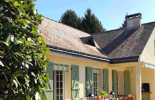 Saumur Villa | Large Gite SWIMMING POOL and SPA 15 km from Saumur with garden in the heart of the Forest