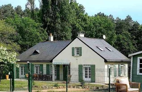 Saumur Villa | Large Gite SWIMMING POOL and SPA 15 km from Saumur with garden in the heart of the Forest