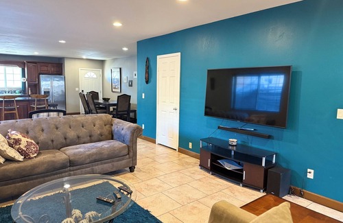 Eastside House | Large Gorgeous home! Can sleep large groups