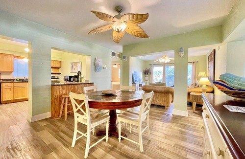 Indian Rocks Beach Condo | Large, Ground Floor, Indian Rocks Beach Condo, Sunset Paradise, Gulf Side!