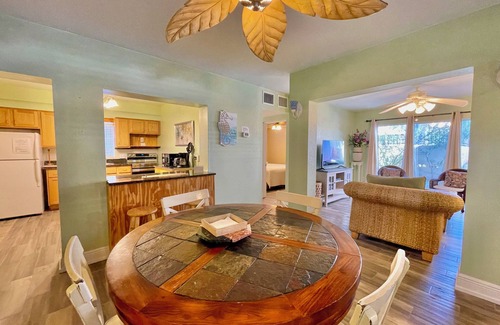 Indian Rocks Beach Condo | Large, Ground Floor, Indian Rocks Beach Condo, Sunset Paradise, Gulf Side!