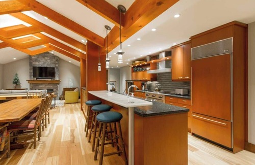 Blackcomb House | Large Group & Family Rental w/Hot Tub & Wood Fire