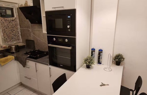 Jacht Apartment | LARGE, GROUP-FRIENDLY SET OF APARTMENTS LOCATED CENTRALLY IN BRUSSELS