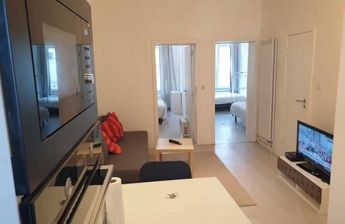 Jacht Apartment | LARGE, GROUP-FRIENDLY SET OF APARTMENTS LOCATED CENTRALLY IN BRUSSELS