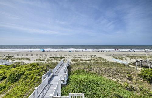 Holden Beach House | Large-Group Getaway - Beachfront Home with Pool!