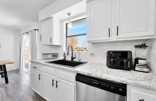 Wichita House | *Large groups welcome! Sleeps 10!*