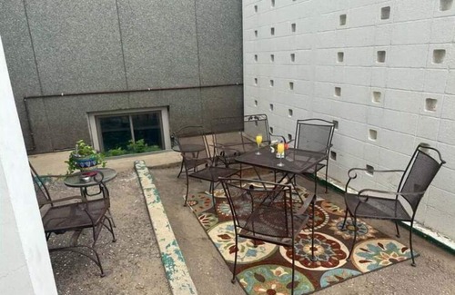 Minot Apartment | Large Historic Downtown Minot 2+bd Apartment
