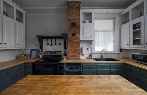 Bristol House | Large Historic Home in Bristol - 3 beds 3 full baths at Ravenwood on Solar Hill!