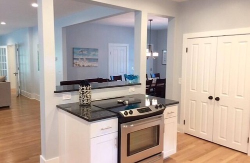 Wakefield-Peacedale House | Large Historic/updated, Downtown Wakefield - Narragansett Beaches-3 mi. Big yard
