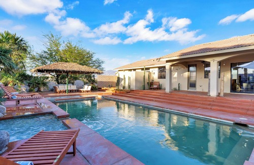 Desert Hot Springs House | Large home +>acre compound, sleeps 20,pickle +basketball,15 mins to PS,billiards