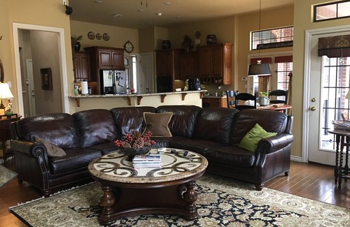 Oklahoma City House | * Large Home * Beautiful Hidden Valley Retreat