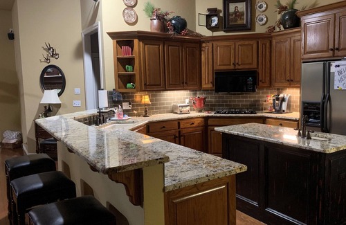 Oklahoma City House | * Large Home * Beautiful Hidden Valley Retreat