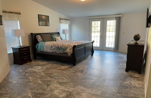 Port Angeles House | Large Home, Hot Tub, Patio, Privacy. Need i Say More?