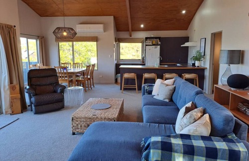 Acacia Bay House | Large home in a great location with stunning views