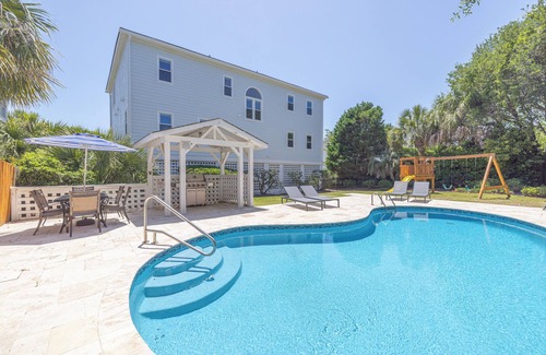 Isle of Palms House | Large Home Right by the Beach! Private Pool & Elevator! Fun Backyard w/Swingset