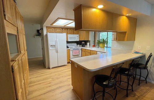 Strawberry House | Large home that is Family friendly and pet friendly non smoking home