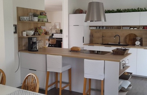 Cahors House | Large house 190 living space 5 bedrooms 10 people, Le Petit Versailles Cahors