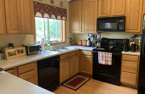 Owatonna House | Large house close to grocery stores and schools