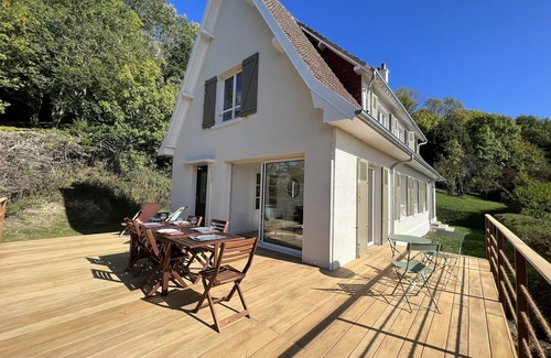 Benerville-sur-Mer House | Large house with sea view, 200 m², garden & woods, beach 8 minutes away on foot