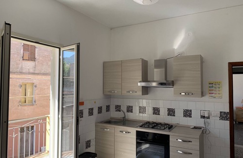 Cuglieri House | Large House in Peaceful Hilltop Village with views to the Sea. 10minute drive.
