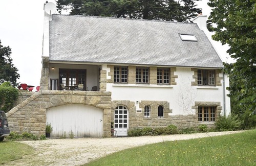 Penvenan House | LARGE HOUSE ON THE ROSE GRANITE COAST VIEW AND 200M SEA