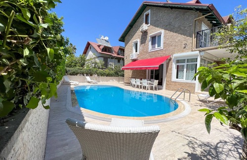 Kemer House | Large House only 100m to the beach, shopping and going out local centre Kemer