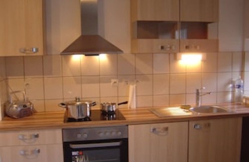 Le Bonhomme House | LARGE HOUSE SLEEPS 24 IN THE MIDDLE OF THE MEADOWS