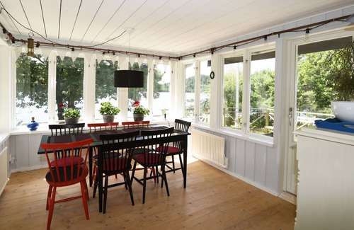 Molnlycke House | Large house with its own sandy beach and boat in Mölnlycke | SE08034