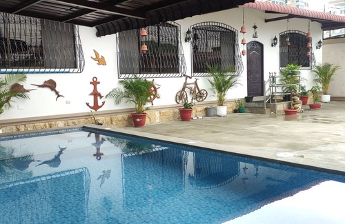 Salinas Villa | Large house with pool two blocks from the malecon.