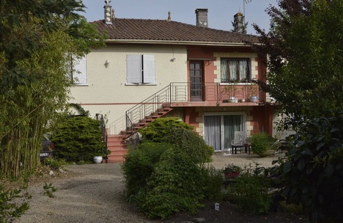Ambares-et-Lagrave Apartment | Large independent studio near Bordeaux
