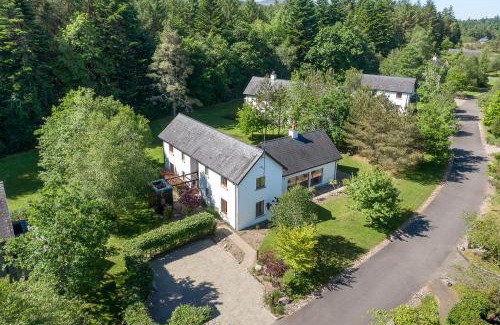 Kenmare House | Large Kenmare home sleeping 10. Free use of pool